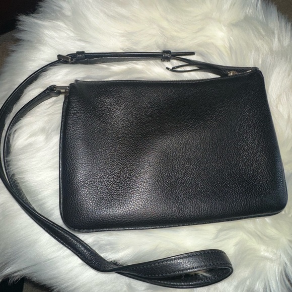 Kate Spade Leila Triple Gusset Zip Crossbody. - Picture 4 of 15